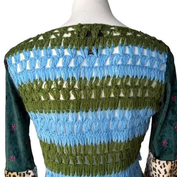 Vintage CUSTO BARCELONA Artistic Psychedelic
Print Velvet Top, Sz L (runs small) - Picture 8 of 13